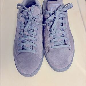 Puma Classic Suede Sneakers in Lavender